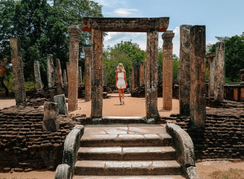 Polonnaruwa-arch-scaled